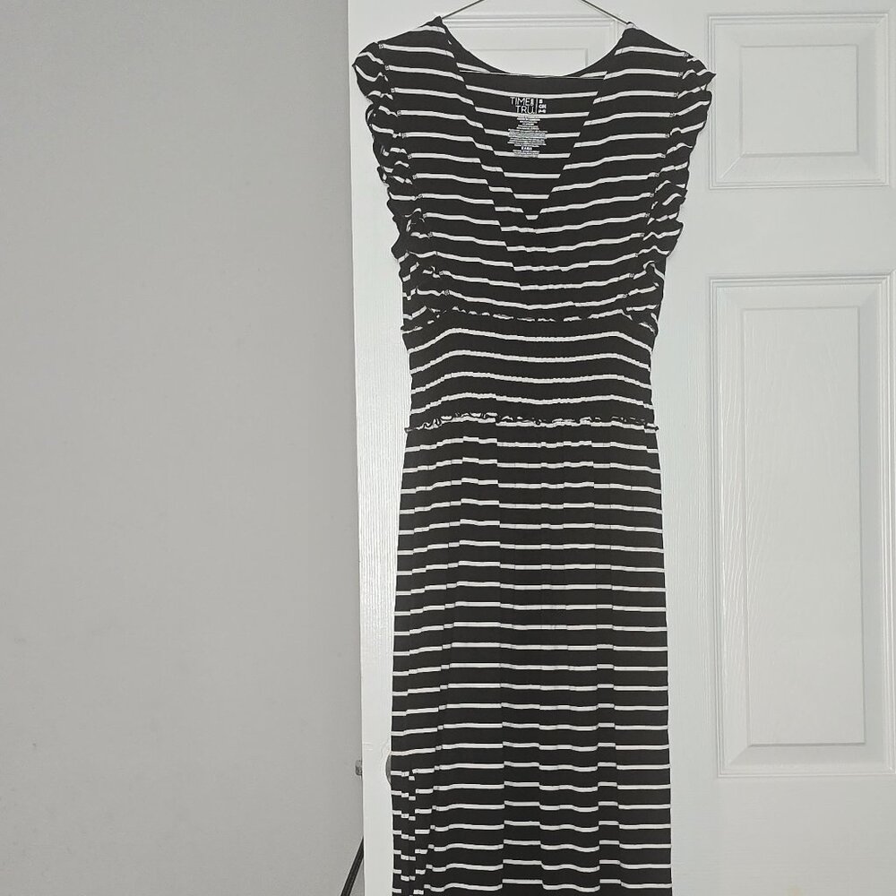 Time and Tru Black/White Maxi Dress